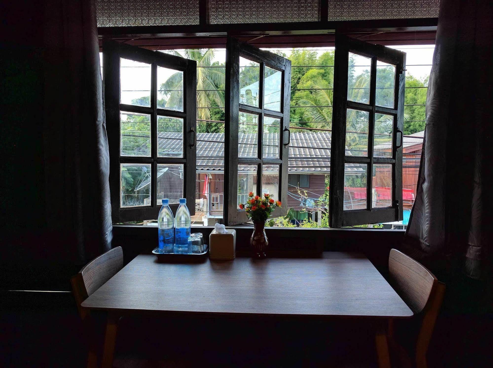 Funky Box Hostel Чианг Кхонг Экстерьер фото